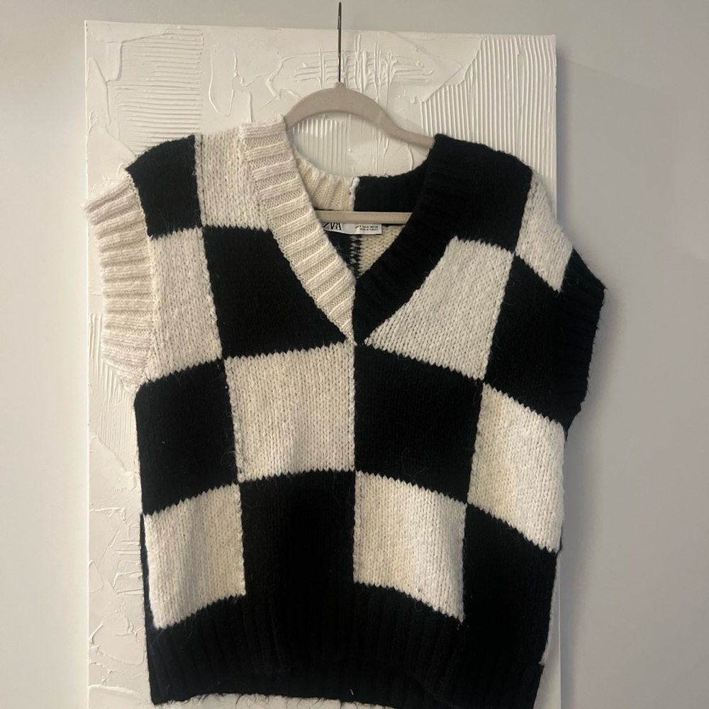 Zara Monochrome Knit Vest